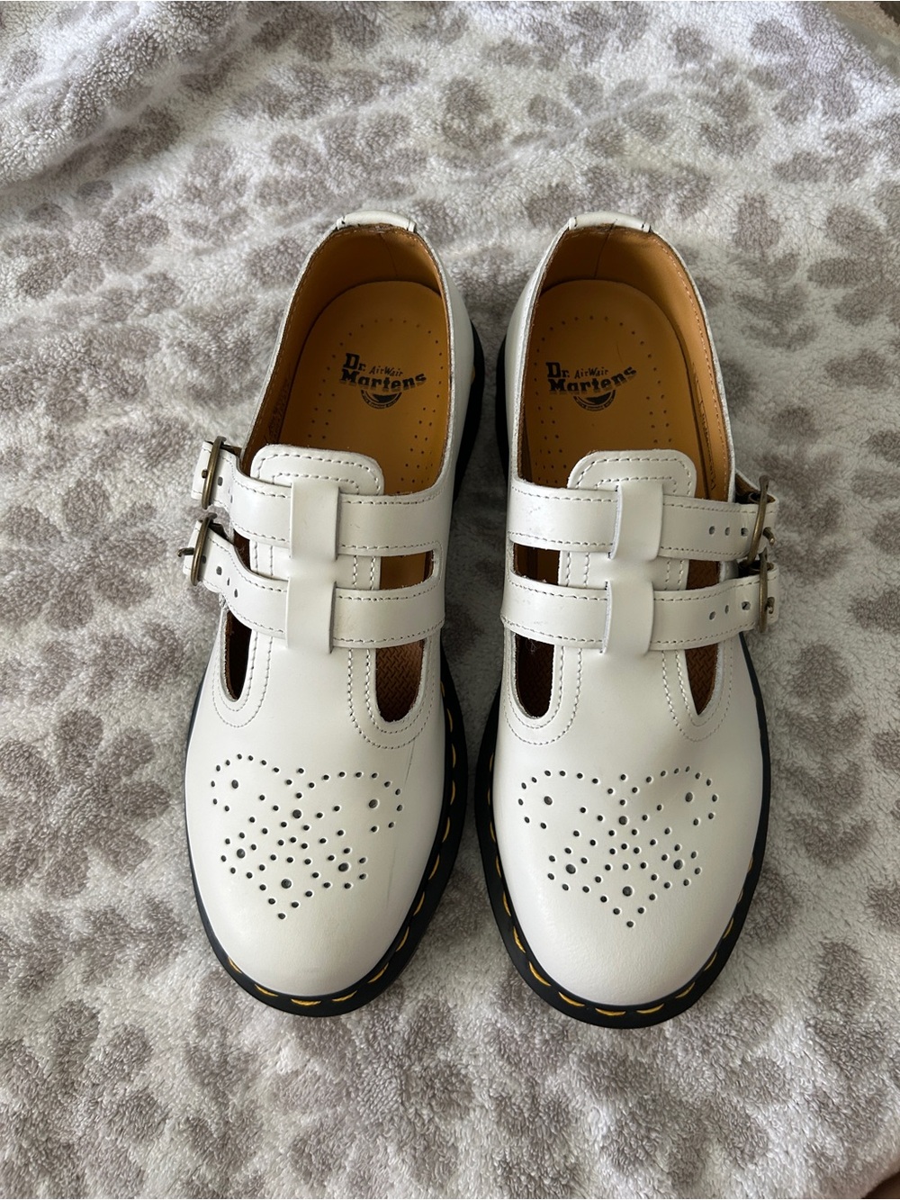 Dr. Martens White Heart-Perforated mary Jane Shoes